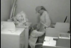 Blond tonåring porr, gamla tanter macizo, med tatueringar blir knullad i en intervju