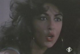 Amy Brooke när hon rider kuk, hon är kåt gammal italiensk på slutet